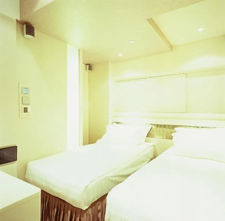 Mingle On The Wing Hotel Hong Kong