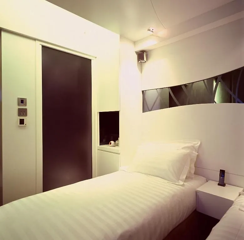 Mingle On The Wing Hotel Hong Kong